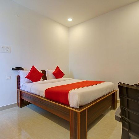 Oyo 11670 Hotel Vishnu Priya Residency Haïdarabad Extérieur photo