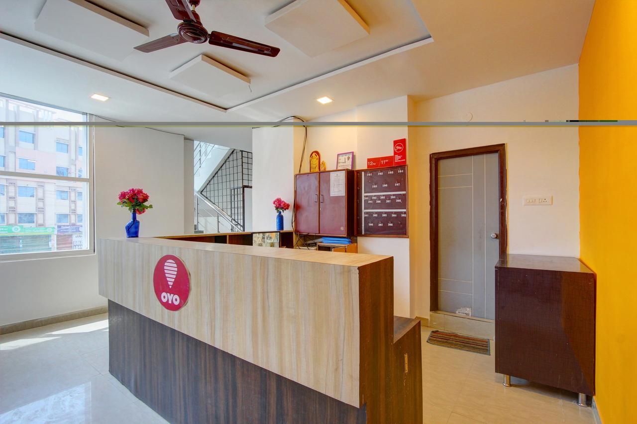 Oyo 11670 Hotel Vishnu Priya Residency Haïdarabad Extérieur photo
