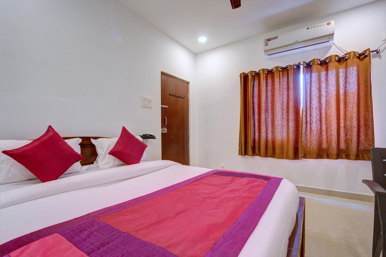 Oyo 11670 Hotel Vishnu Priya Residency Haïdarabad Extérieur photo