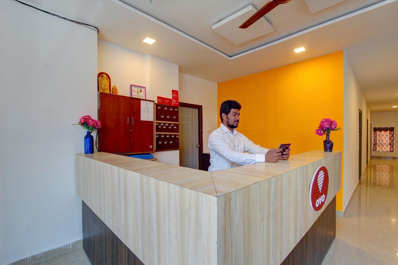 Oyo 11670 Hotel Vishnu Priya Residency Haïdarabad Extérieur photo