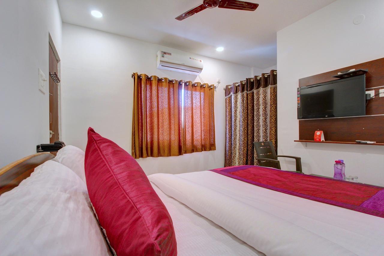 Oyo 11670 Hotel Vishnu Priya Residency Haïdarabad Extérieur photo