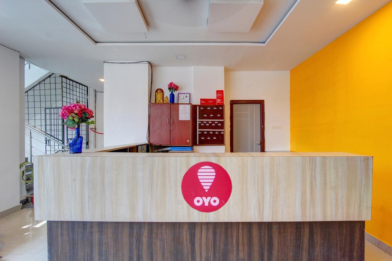 Oyo 11670 Hotel Vishnu Priya Residency Haïdarabad Extérieur photo